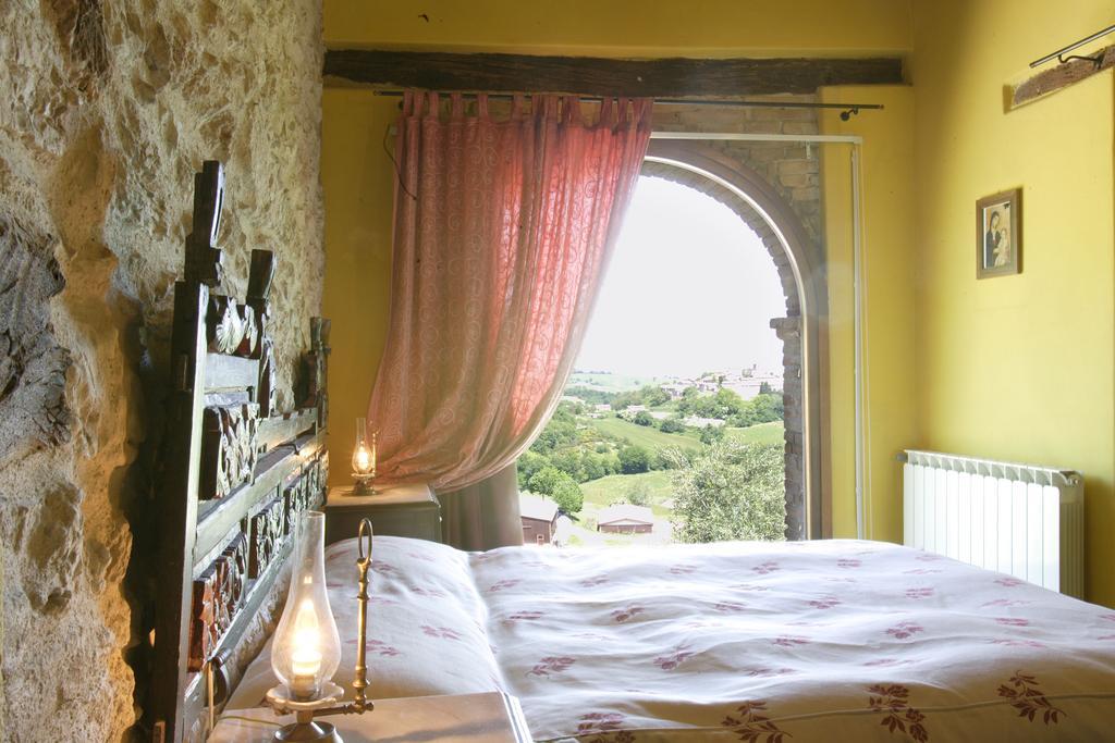 Il Giardino Degli Ulivi Villa Castelraimondo Exteriör bild